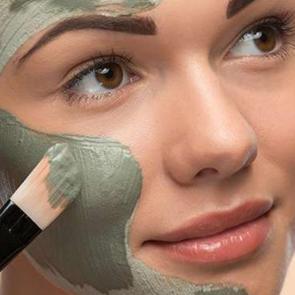 Solgun ciltler i&ccedil;in bezelye maskesi