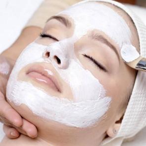 Cilt lekelerini yok eden doğal karışım