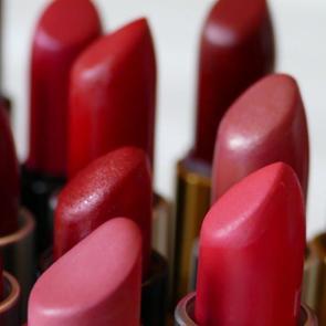 Uygun fiyatlı kırmızı ruj &ouml;nerileri