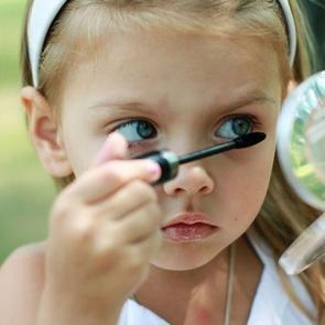 &Ccedil;ocuklarda erken ergenlik belirtileri neler, nasıl &ouml;nlenir? Erken ergenliğe neden olan yiyecekler