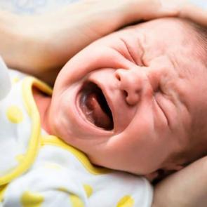 Bebeklerde kolik nedir? Sebepleri ve &ccedil;&ouml;z&uuml;mleri neler?