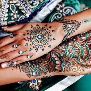 Hint kınasının cilde zararları ortaya &ccedil;ıktı! Sakın s&uuml;rmeyin...