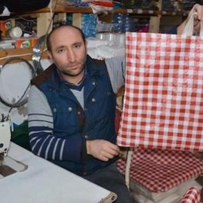 Poşet paralı olunca işleri ikiye katlandı