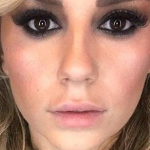 Merve &Ouml;zbey makyajsız haliyle beğeni topladı!