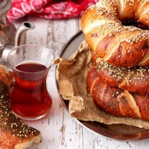 Kahvaltıda simit ve poğa&ccedil;a kilo aldırır mı? Simit mi poğa&ccedil;a mı daha kalorili? Poğa&ccedil;a &ccedil;eşitleri kalorileri