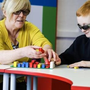 G&ouml;rme engellilerin &ouml;zellikleri neler? Aileler nelere dikkat etmeli?