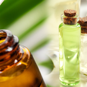 &Ccedil;ay ağacı yağının sa&ccedil;a ve cilde faydaları nelerdir? &Ccedil;ay ağacı yağı nasıl kullanılır?