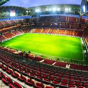 Galatasaray-Barcelona ma&ccedil;ının biletleri 4 saniyede t&uuml;kendi