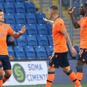 Başakşehir, Gladbach'a karşı tam kadro