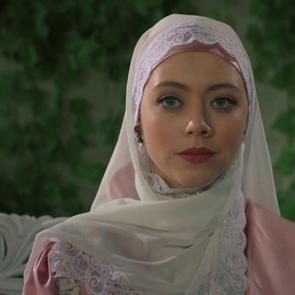 G&ouml;zde Kaya kimdir? G&ouml;zde Kaya aslen nereli ve ka&ccedil; yaşındadır?