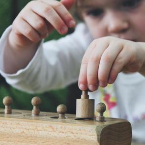 Montessori Eğitimi nedir? &Ccedil;ocukların duyularını geliştiren 29 eğitici materyal