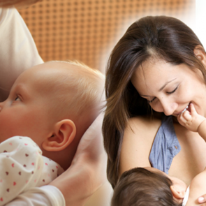 Memede s&uuml;t birikmesi nasıl ge&ccedil;er? S&uuml;tten şişen memeye ne yapılır? G&ouml;ğ&uuml;ste hassasiyet ve acı