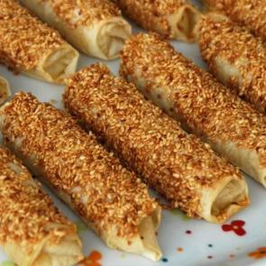 Susamlı &ccedil;ıtır b&ouml;rek nasıl yapılır?