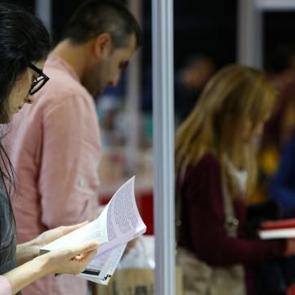 TÜYAP'ta imza heyecanı!