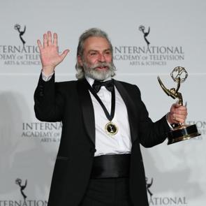 Haluk Bilginer'e Emmy &ouml;d&uuml;l&uuml; kazandıran Şahsiyet dizisi Meksika'ya uyarlanıyor!