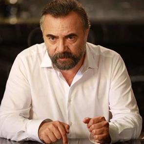 Oktay Kaynarca'nın &ccedil;ocukluk fotoğrafı beğeni topladı