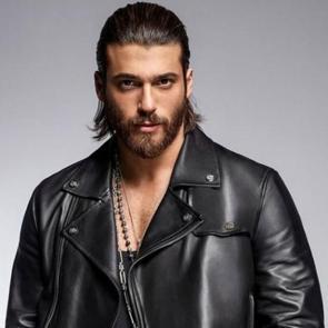 Can Yaman'dan İstanbul sahillerini dolduranlara sert tepki!