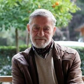 Ahmet Mekin'den &ouml;rnek davranış! Hastanedeki eşinin yanından ayrılmıyor