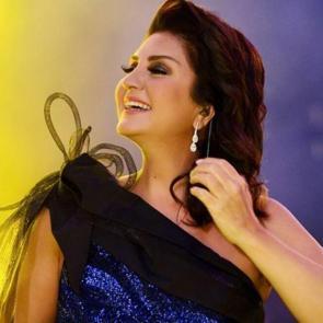 Şarkıcı Sibel Can'dan muhteşem ev pozu!