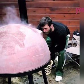 Kıvan&ccedil; Tatlıtuğ'dan mangal keyfi paylaşımı!