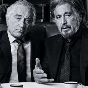 79 yaşındaki Al Pacino kırmızı halıda yere kapaklandı!