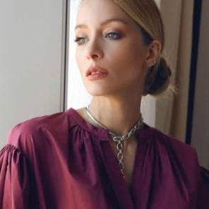 Bade İş&ccedil;il fotoğraflar karşısında k&uuml;plere bindi: Pes!