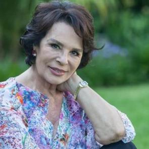 H&uuml;lya Ko&ccedil;yiğit'ten k&ouml;t&uuml; haber! Haftanın &ouml;ne &ccedil;ıkan magazin haberleri 