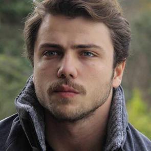 Tolga Sarıtaş yayından kaldırılan Ferhat ile Şirin dizisi i&ccedil;in sessizliğini bozdu!