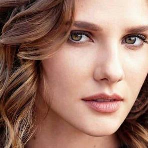 Alina Boz makyajsız g&uuml;zelliğiyle dikkatleri &uuml;zerine &ccedil;ekti!