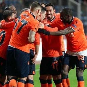 Başakşehir'den tarihi d&ouml;n&uuml;ş! Son 16'dayız