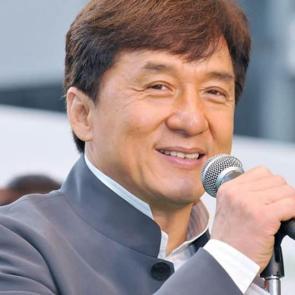 &Uuml;nl&uuml; oyuncu Jackie Chan koronavir&uuml;sten karantinaya alındı iddiası!  Jackie Chan kimdir?