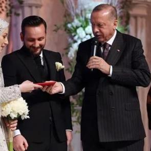 Başkan Erdoğan, yeğeni Sevde Erdoğan ile Ersin &Ouml;zsoy'un nikah şahidi oldu!