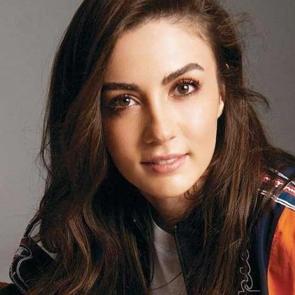 Burcu &Ouml;zberk ve Gamze Er&ccedil;el'den korona selamı!