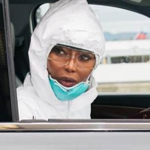 Naomi Campbell'den korona vir&uuml;s&uuml;ne karşı ilgin&ccedil; tedbir!