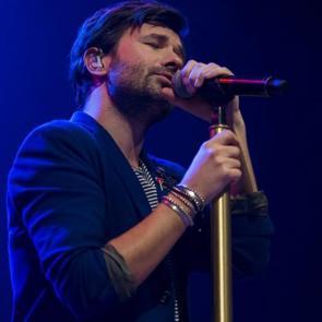 Şarkıcı Yalın'dan anlamlı bağış...Yalın kimdir?