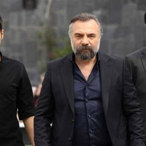 Usta oyuncu Ali S&uuml;rmeli 'Eşkıya D&uuml;nyaya H&uuml;k&uuml;mdar Olmaz' dizisine girdi!