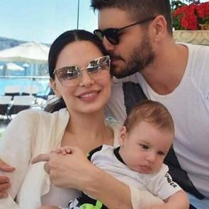 Almeda Abazi ev g&uuml;nlerini paylaştı!