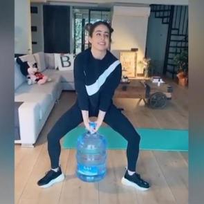 B&uuml;şra Pekin mutfak eşyalarıyla evde yaptığı sporu paylaştı!