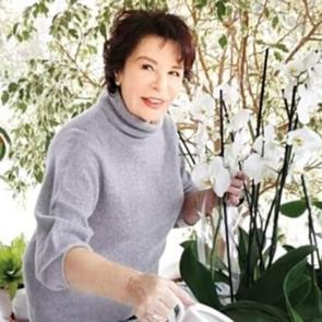 H&uuml;lya Ko&ccedil;yiğit'ten evde kalan 65 yaş &uuml;st&uuml; vatandaşa tavsiyeler!