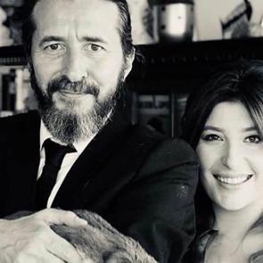 Oyuncu Şebnem Bozoklu evliliğinin 1. yıl d&ouml;n&uuml;m&uuml;n&uuml; kutladı