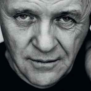 Anthony Hopkins karantina g&uuml;nlerinde kedisiyle piyano &ccedil;aldı