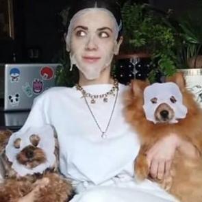 Fulya Zenginer'in k&ouml;pekleriyle g&uuml;ld&uuml;ren maskeli paylaşımı!