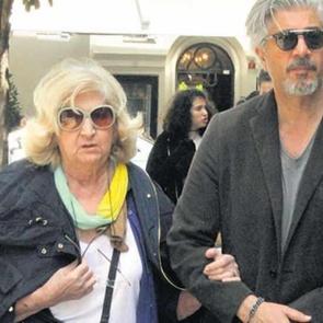 &Uuml;nl&uuml; oyuncu Behzat Uygur'dan annesi Necla Uygur'a &ouml;zel paylaşım!