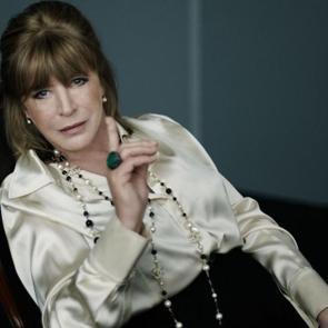 &Uuml;nl&uuml; şarkıcı Marianne Faithfull soğuk algınlığı şikayetiyle gittiği hastaneden k&ouml;t&uuml; haber!