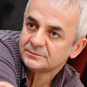 Zafer Alg&ouml;z'den 'Evde Kal' &ccedil;ağrılarını hi&ccedil;e sayanlara 'şuursuz' benzetmesi