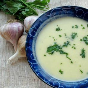 Sarımsak &ccedil;orbası nasıl yapılır? Muhteşem şifalı sarımsak &ccedil;orbası tarifi