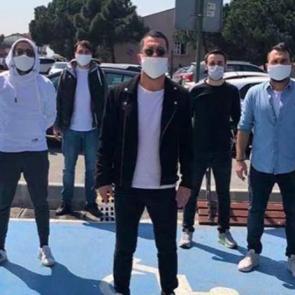 Arda Turan'dan Bayrampaşa Devlet Hastanesi'ne maske bağışı