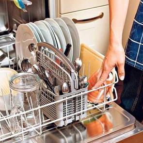 Bulaşık makinesi tuzu ne işe yarar? Bulaşık makinesine tuz nasıl eklenir?