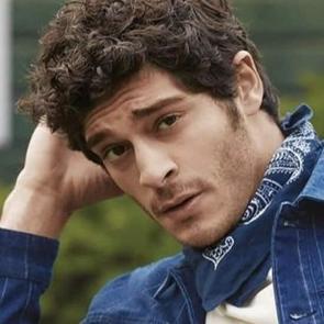 Burak Deniz mahallesindeki manava arabayla gitti!