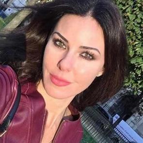 Defne Samyeli'nin makyajsız hali şaşırttı! İşte sıfır makyaj pozu